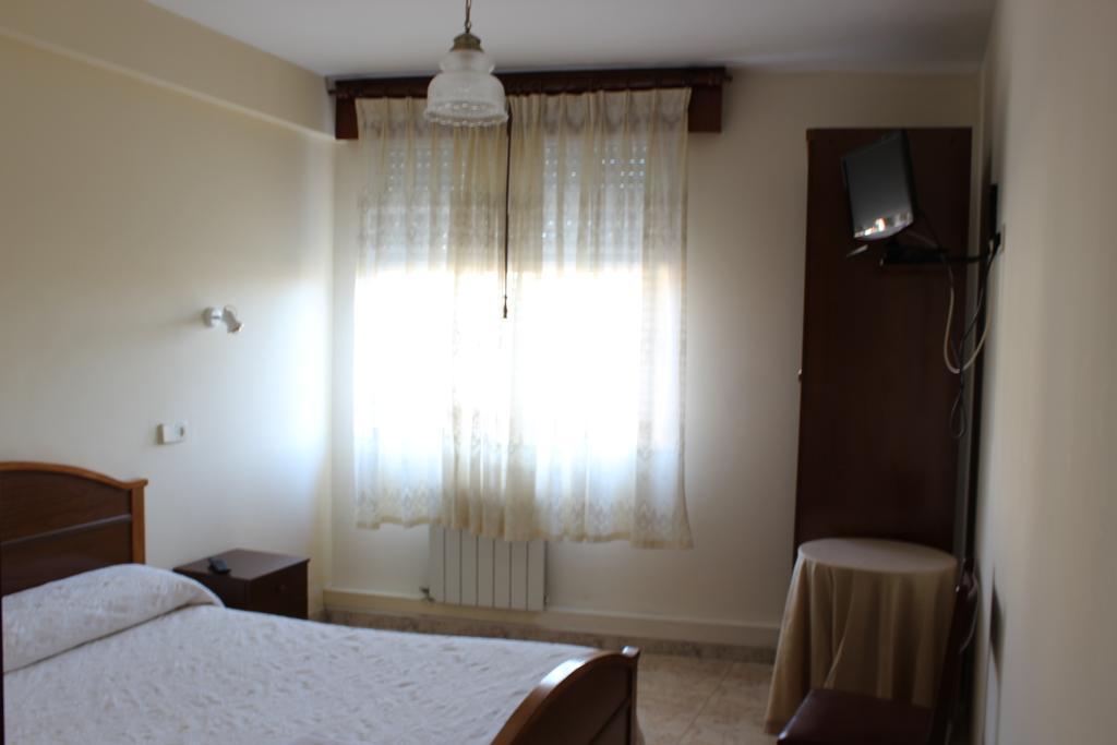 O Cruceiro Hotel Puentedeume Bilik gambar